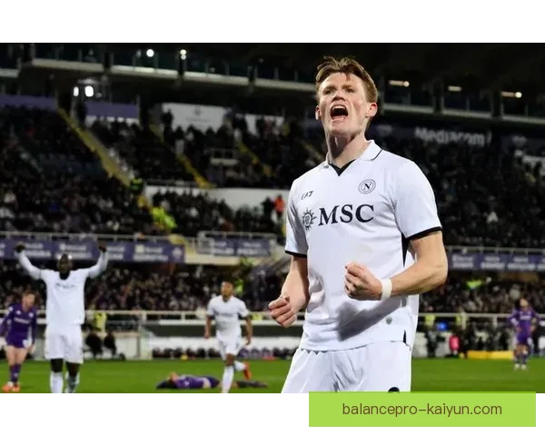 麦克托米奈本赛季中场表现稳健，状态持续提升